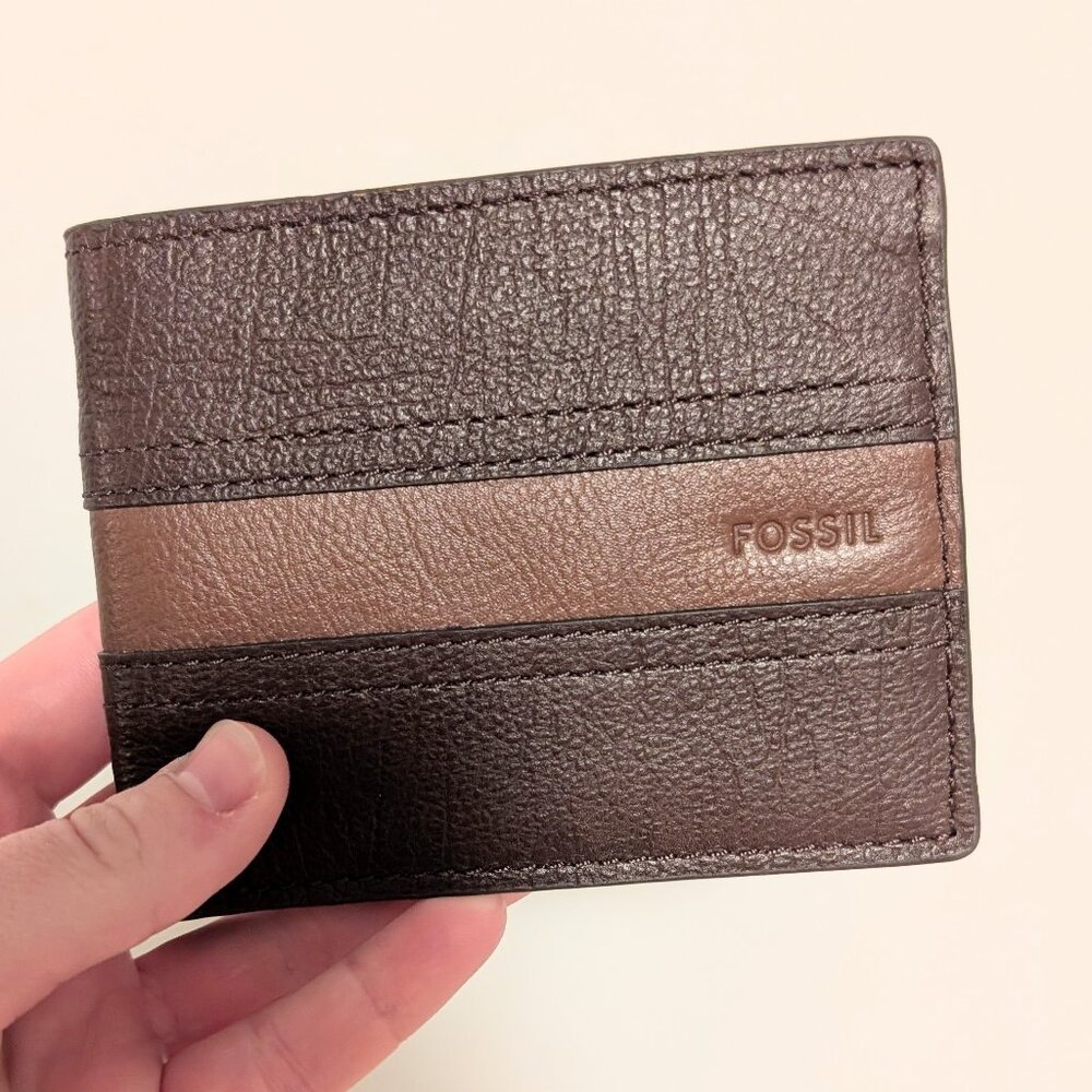 Fossil Kieran Traveller Leather Wallet-Chocolate